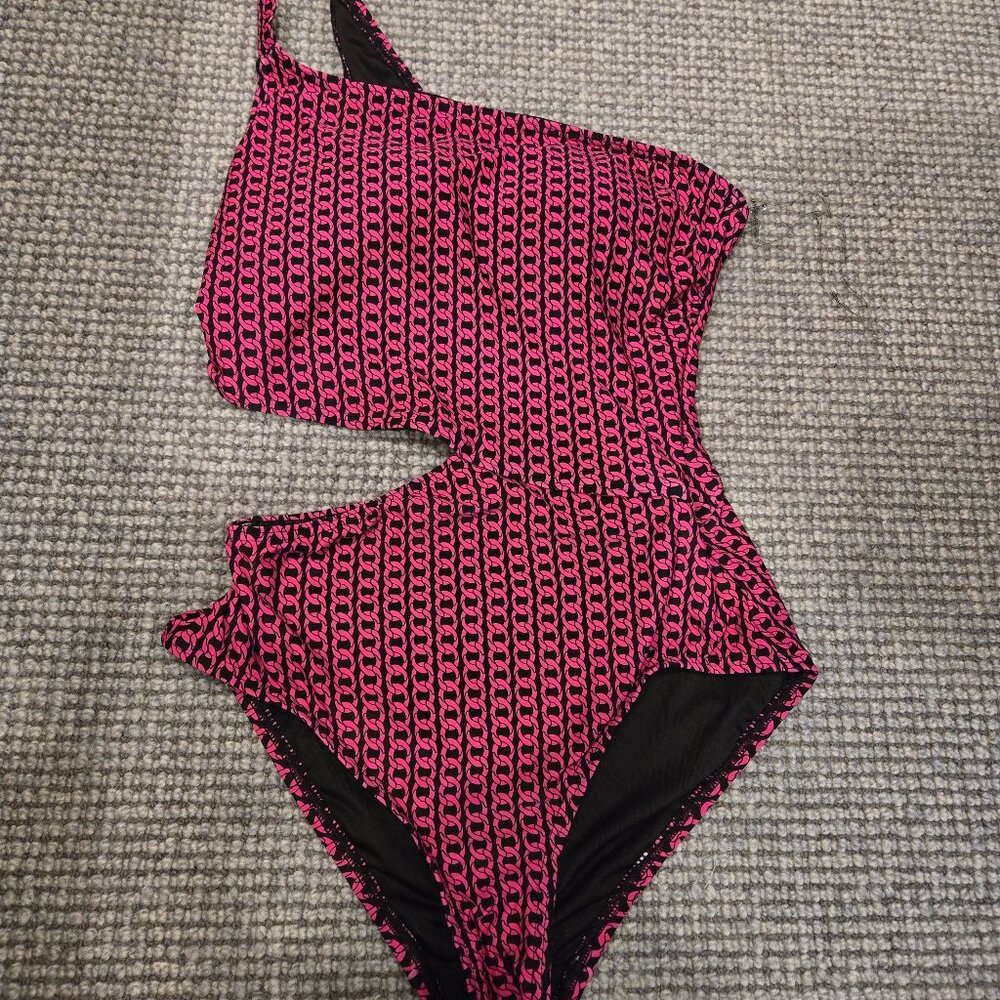 Michael Kors Black & Pink Chain Pattern One Shoulder Side Cutout One Piece Swim